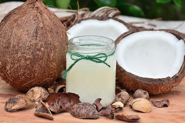 kokosový olej a ořech.jpg