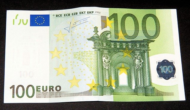 sto euro, zelená bankovka